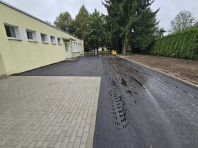 Lekėčiai, kelias, mokykla